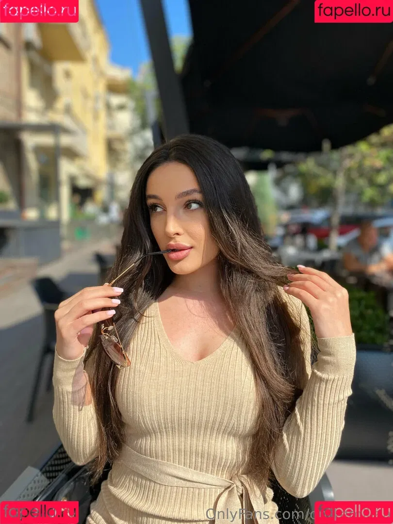 onlyemiliaa Onlyfans Photo Gallery 