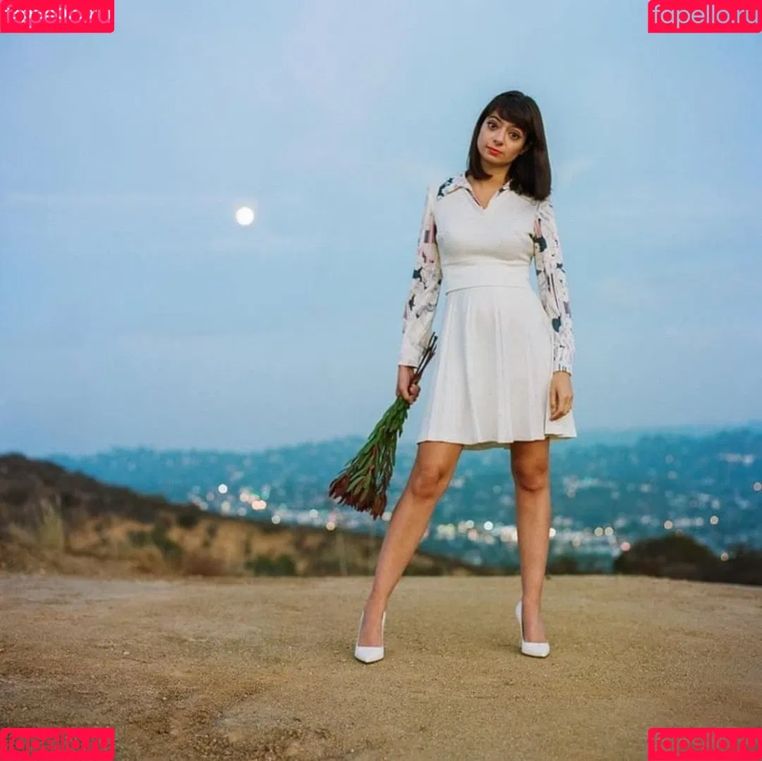 Kate Micucci Onlyfans Photo Gallery 