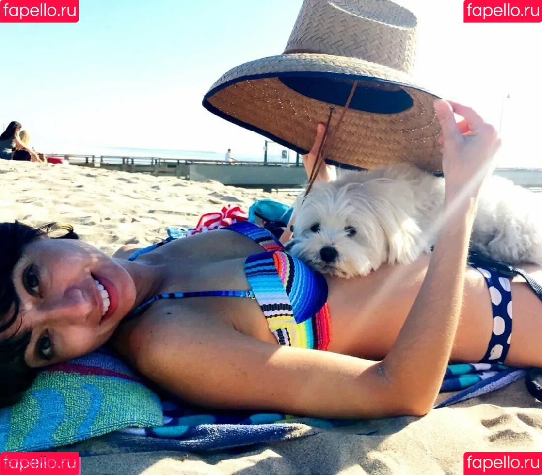 Kate Micucci Onlyfans Photo Gallery 