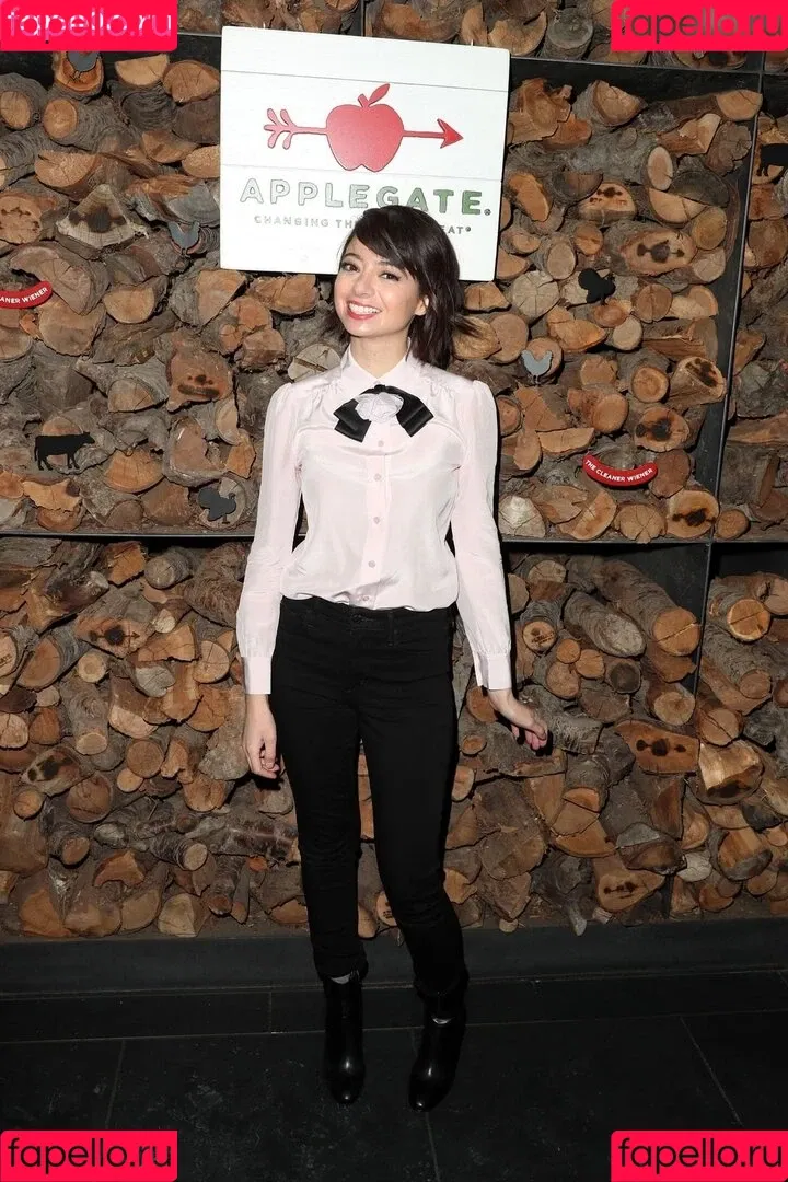 Kate Micucci Onlyfans Photo Gallery 