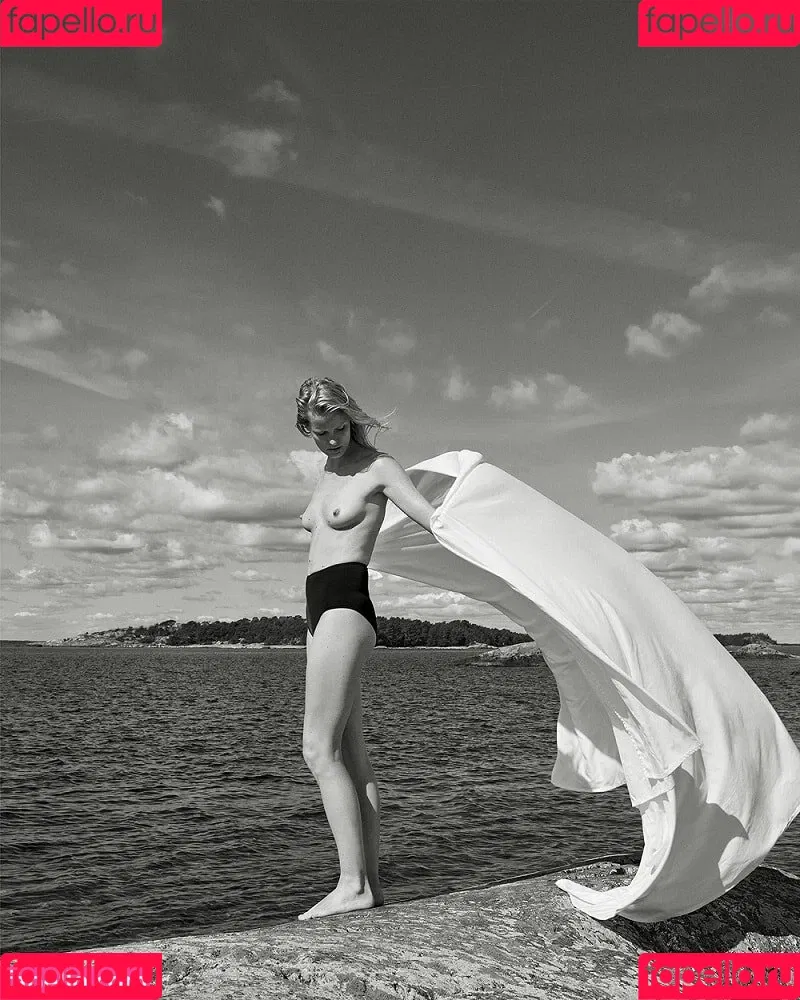 Caroline Winberg Onlyfans Photo Gallery 
