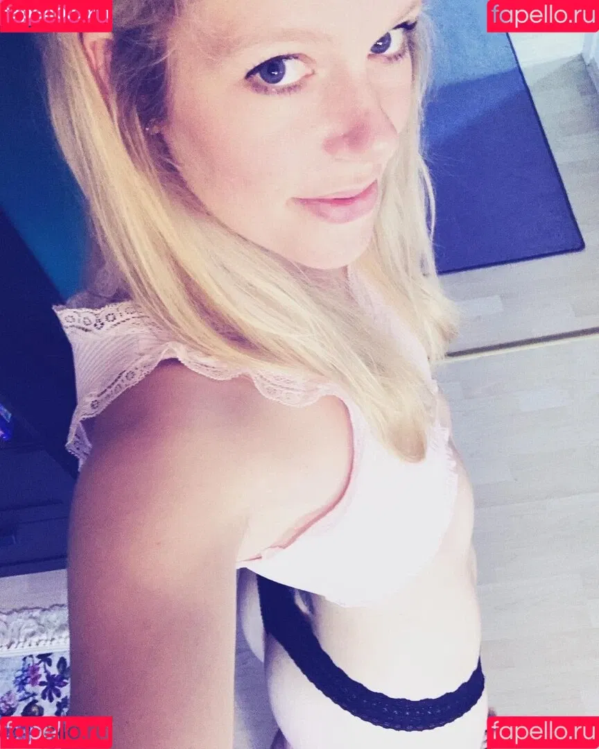 Claudia Swea Onlyfans Photo Gallery 