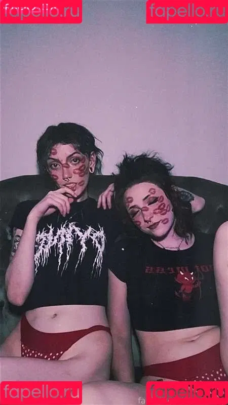 Deadpixieguts Onlyfans Photo Gallery 