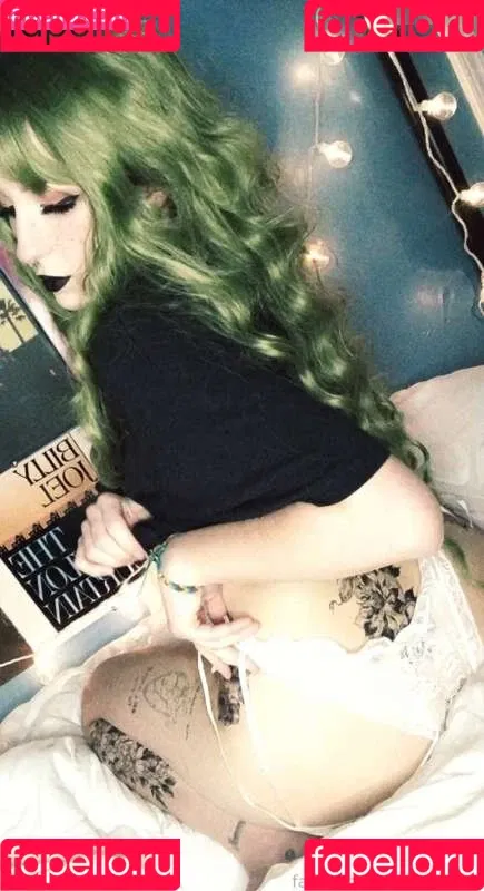 Deadpixieguts Onlyfans Photo Gallery 