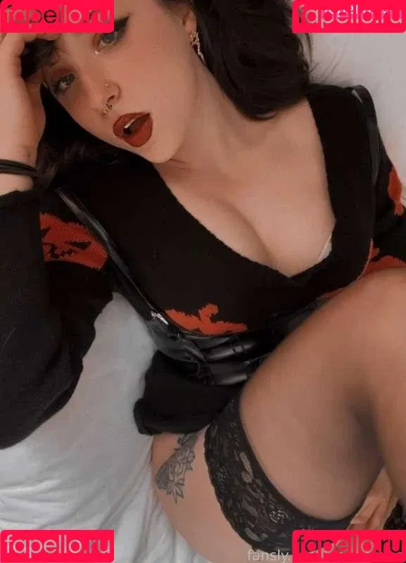 Deadpixieguts Onlyfans Photo Gallery 
