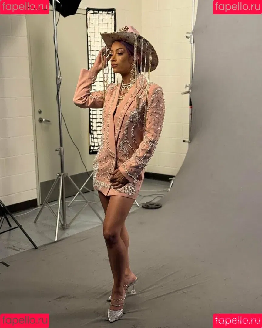 Sasha Banks Onlyfans Photo Gallery 