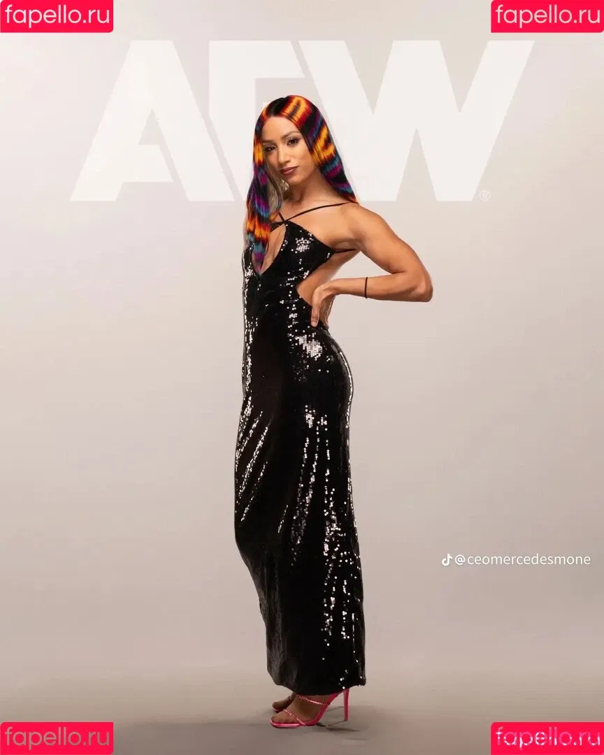 Sasha Banks Onlyfans Photo Gallery 
