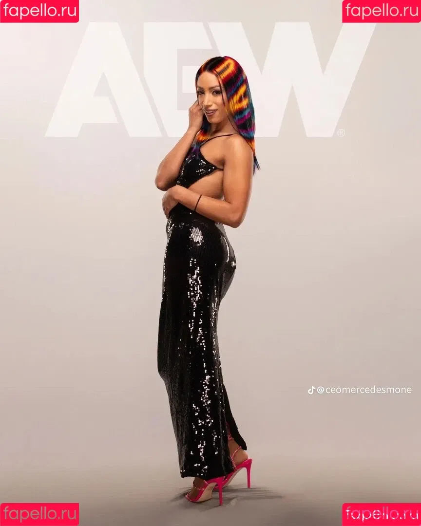 Sasha Banks Onlyfans Photo Gallery 