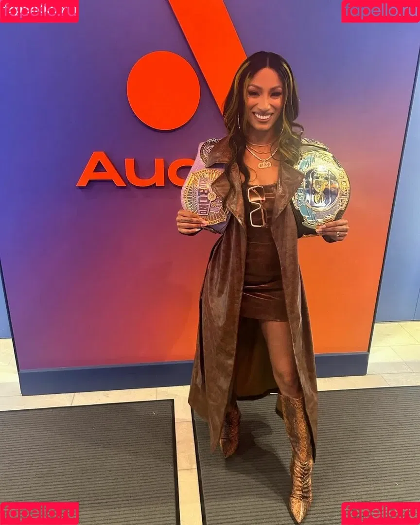 Sasha Banks Onlyfans Photo Gallery 