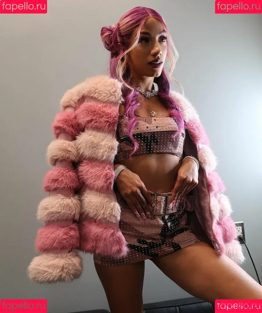 Sasha Banks Onlyfans Photo Gallery 