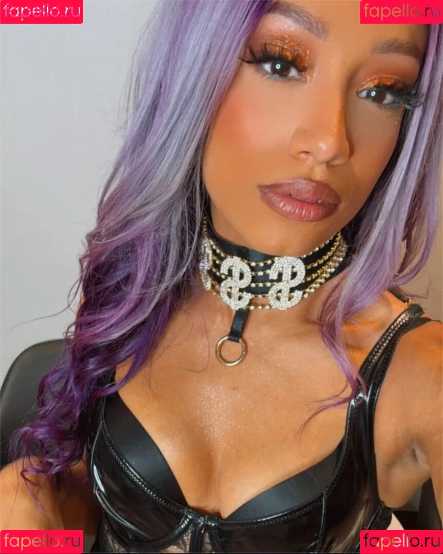 Sasha Banks Onlyfans Photo Gallery 