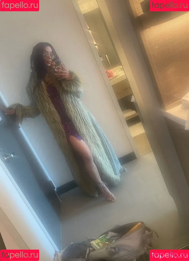 Sasha Banks Onlyfans Photo Gallery 