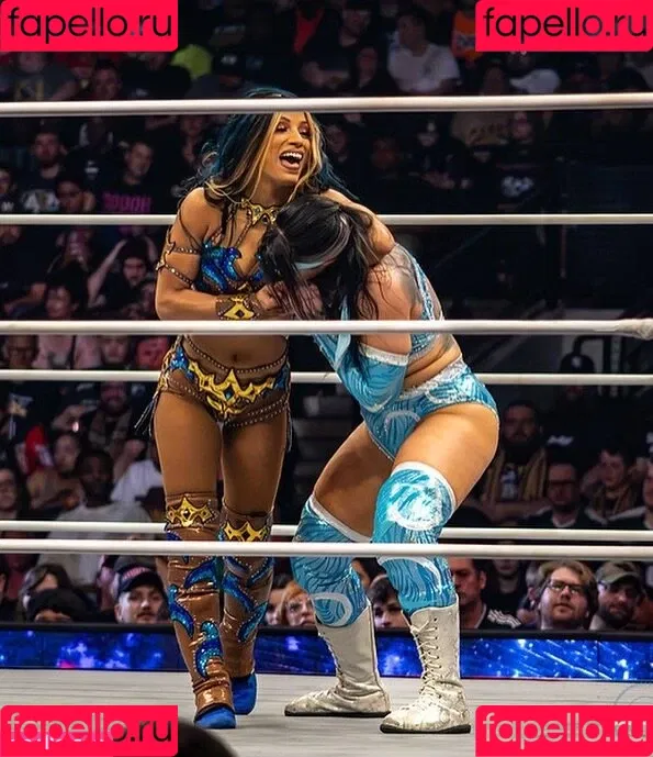Sasha Banks Onlyfans Photo Gallery 