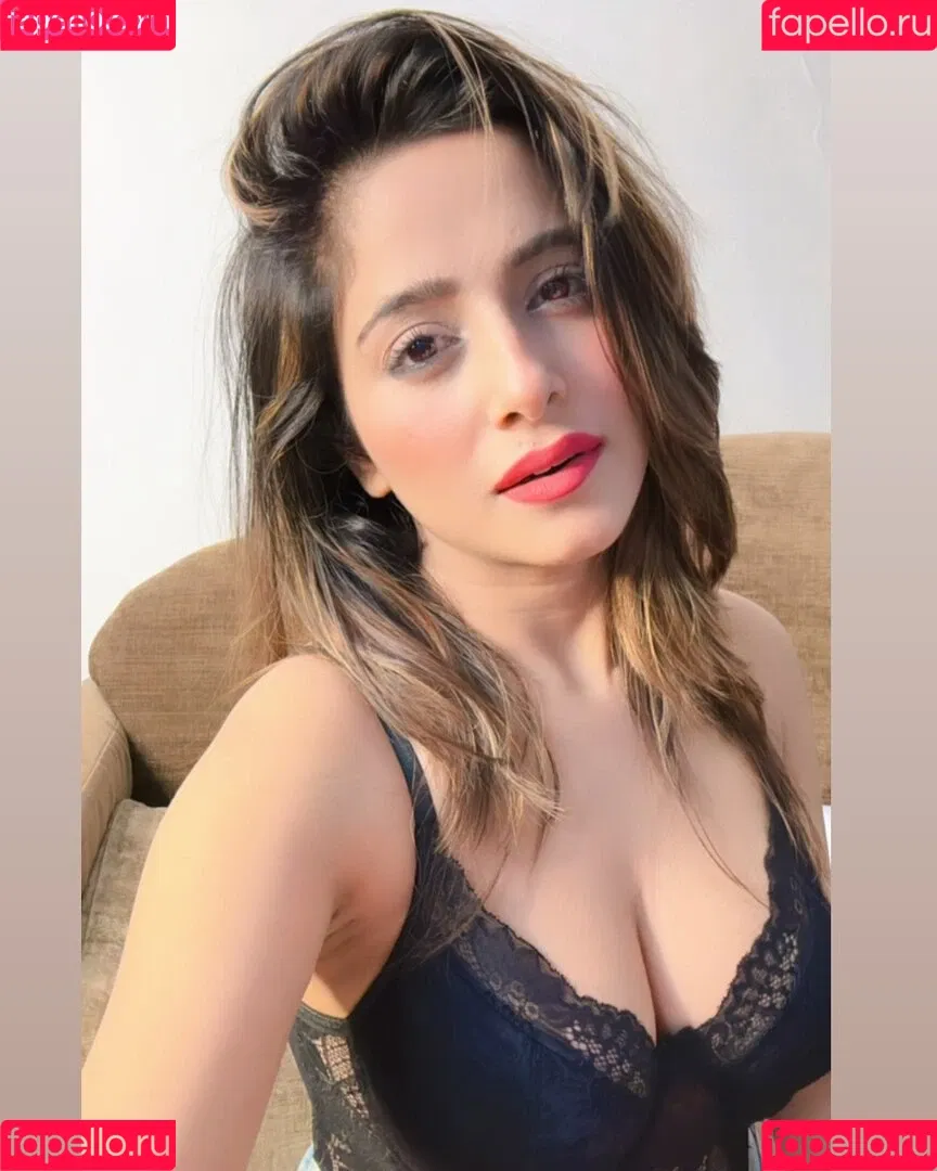 Kate Sharma Onlyfans Photo Gallery 