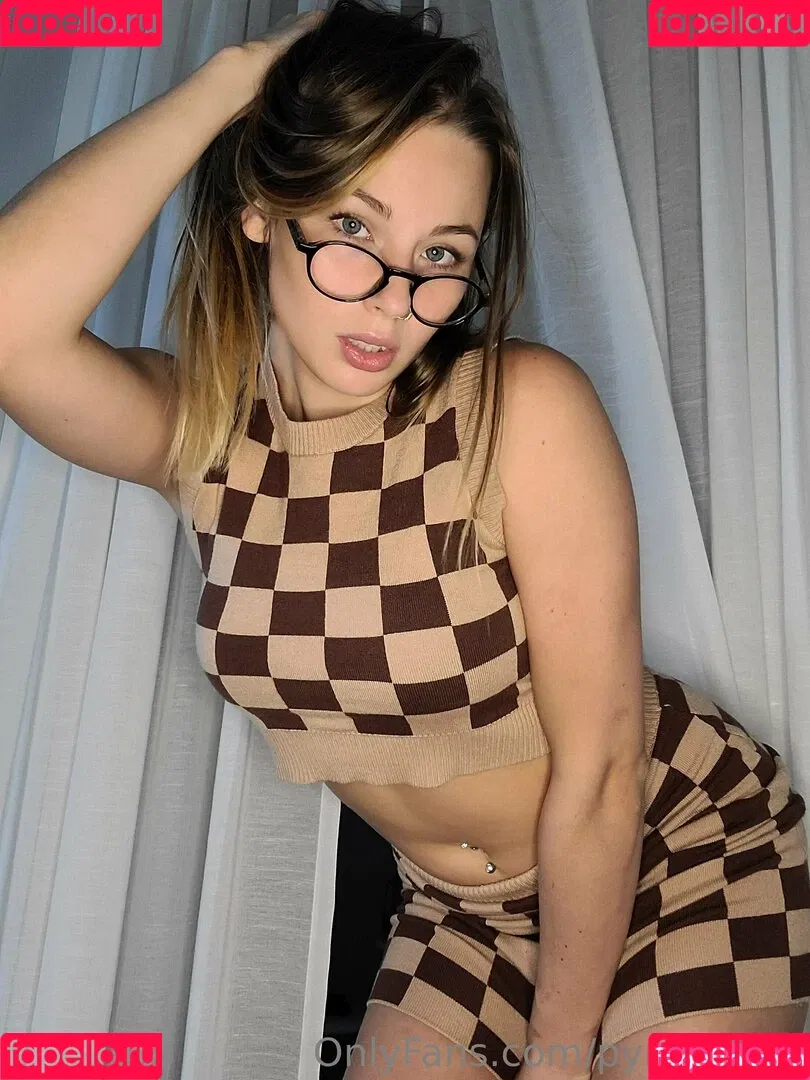 Pyro Kitten Onlyfans Photo Gallery 