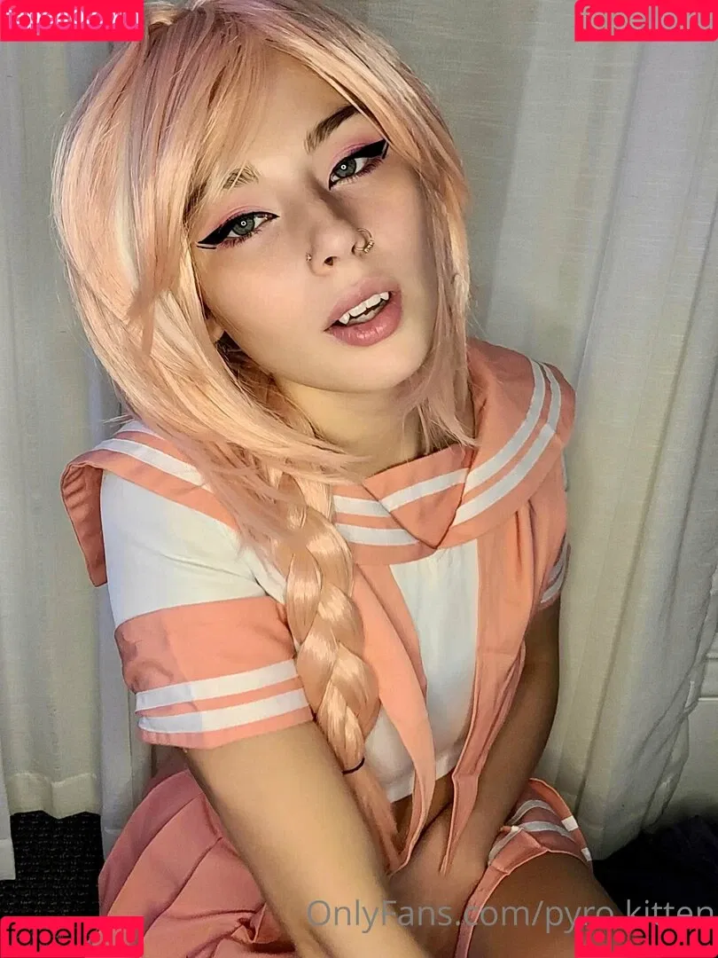 Pyro Kitten Onlyfans Photo Gallery 