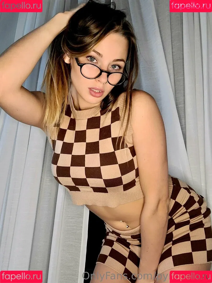 Pyro Kitten Onlyfans Photo Gallery 