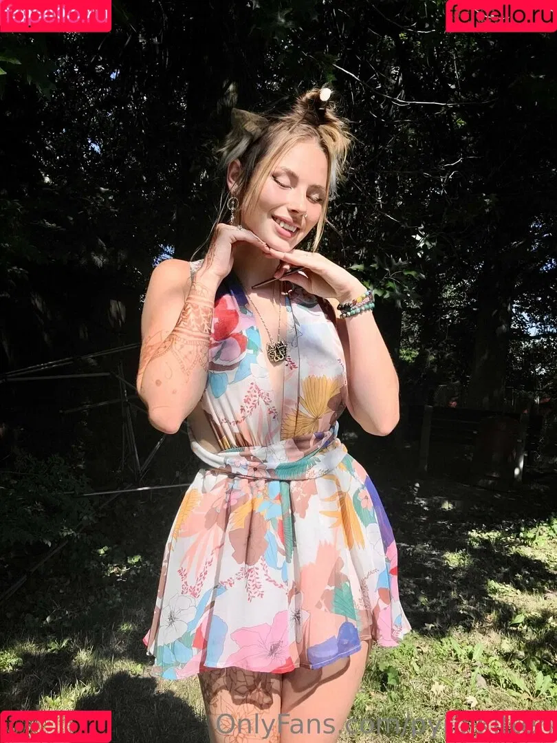 Pyro Kitten Onlyfans Photo Gallery 