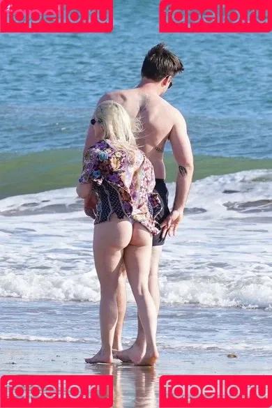 Ariel Winter Onlyfans Photo Gallery 