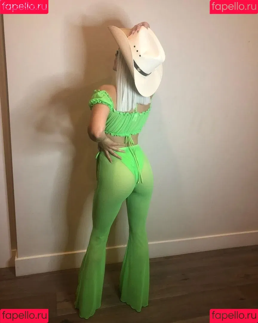 Ariel Winter Onlyfans Photo Gallery 
