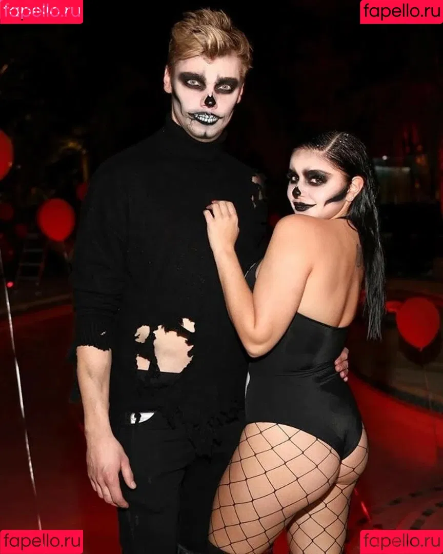 Ariel Winter Onlyfans Photo Gallery 