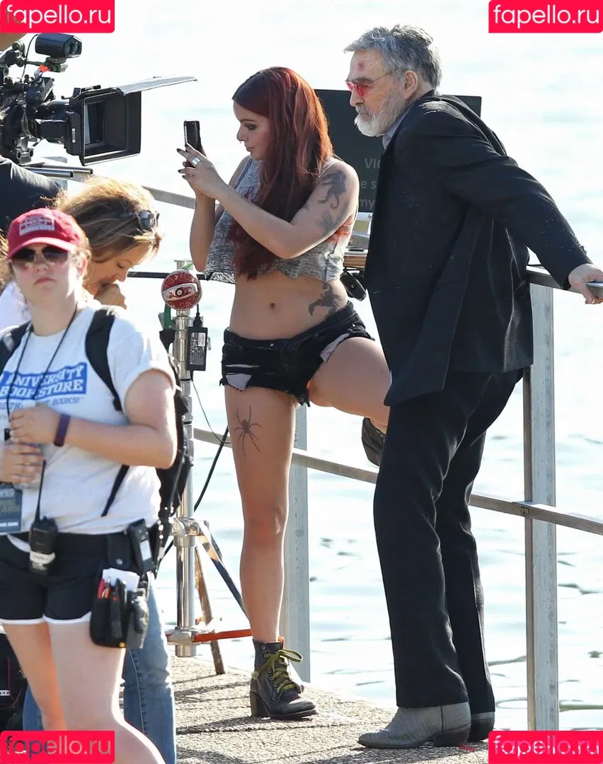 Ariel Winter Onlyfans Photo Gallery 