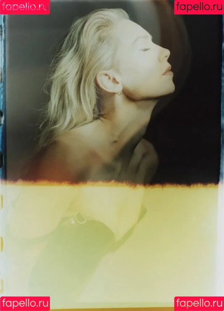 Vanessa Kirby Onlyfans Photo Gallery 