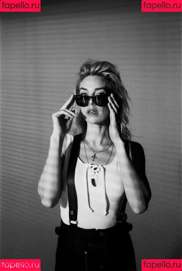 Vanessa Kirby Onlyfans Photo Gallery 