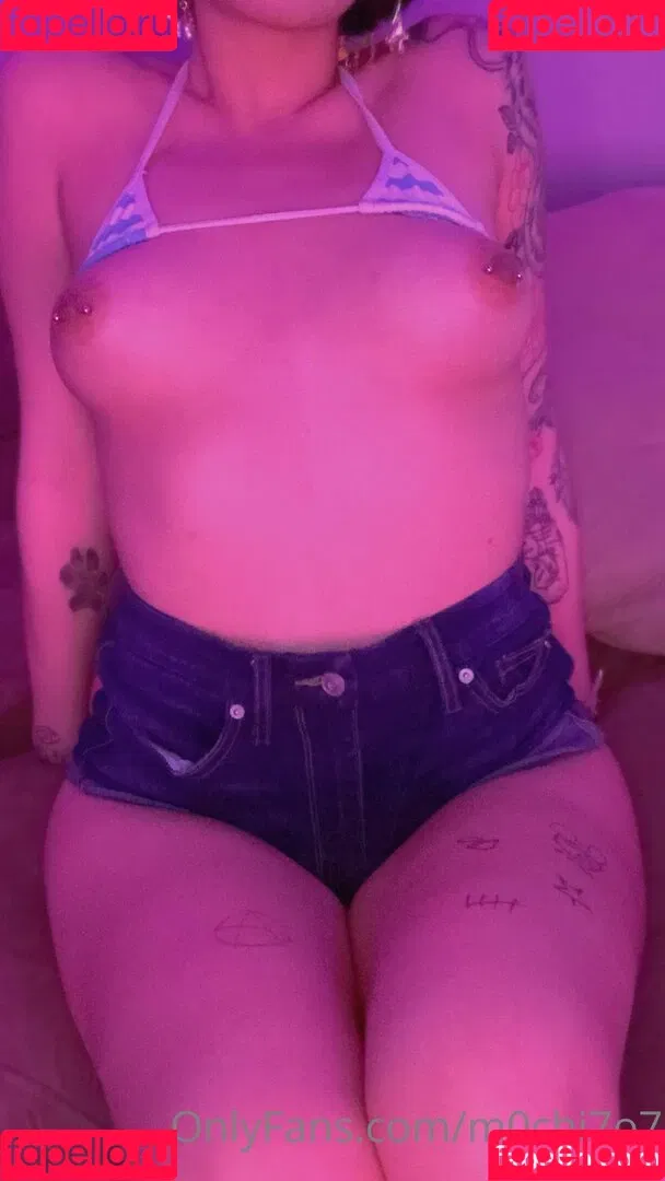 m0chi7o7 Onlyfans Photo Gallery 