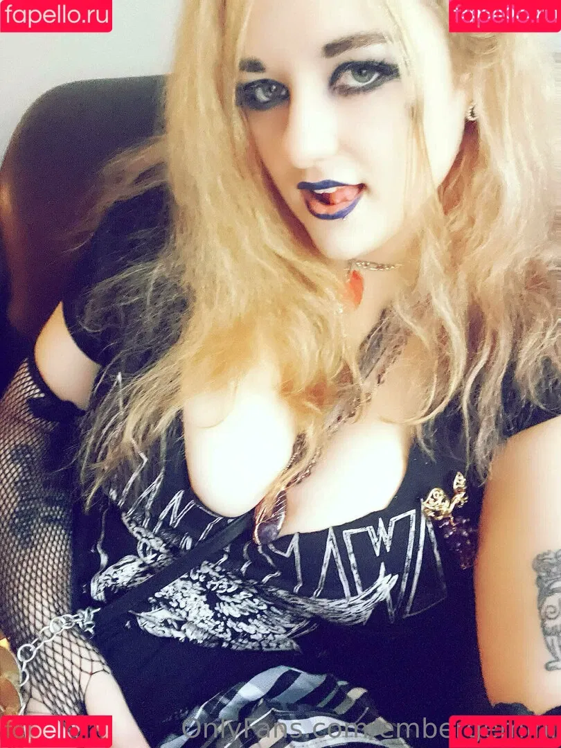 embergemini Onlyfans Photo Gallery 