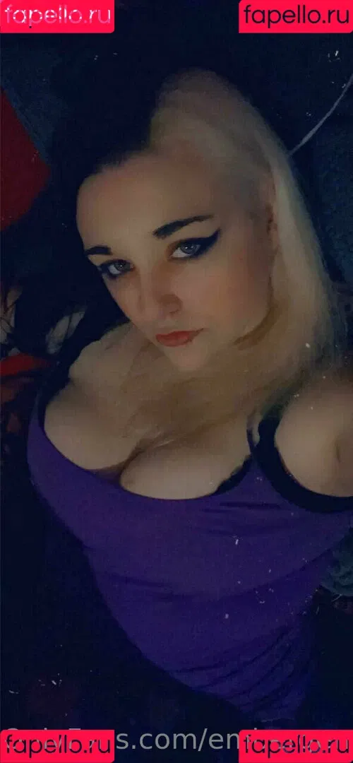 embergemini Onlyfans Photo Gallery 