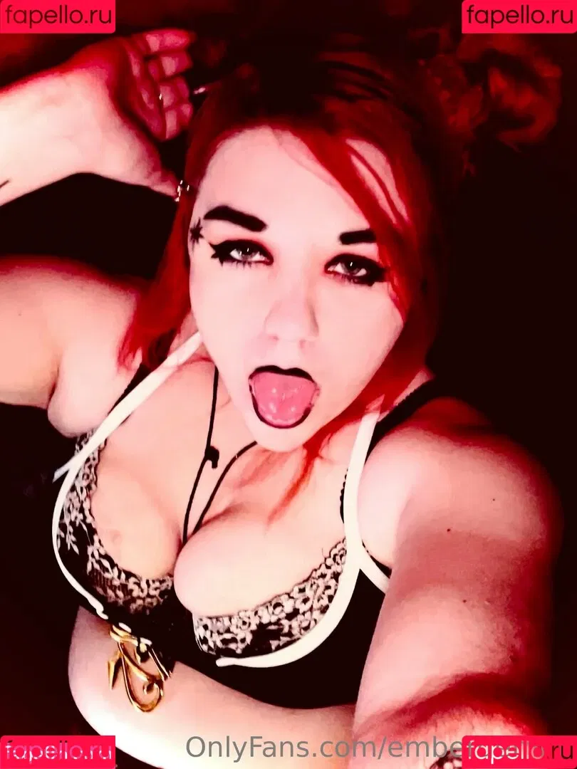 embergemini Onlyfans Photo Gallery 