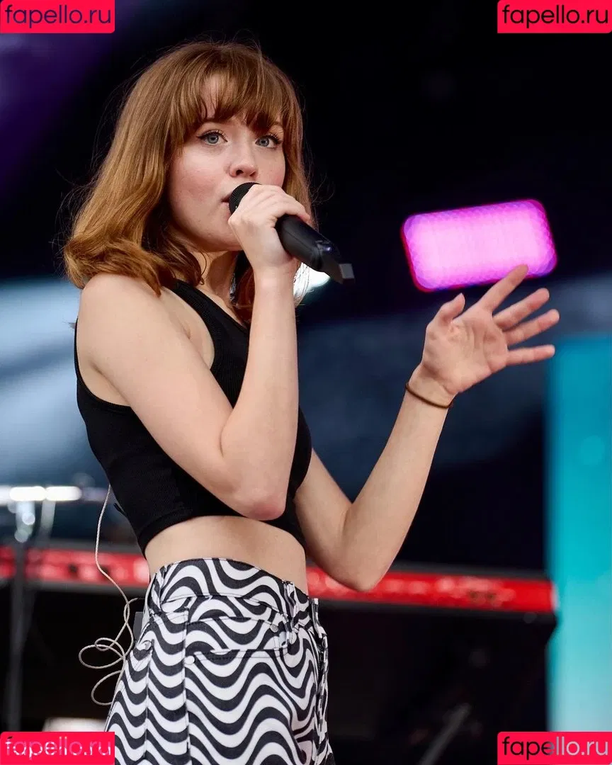 Maisie Peters Onlyfans Photo Gallery 