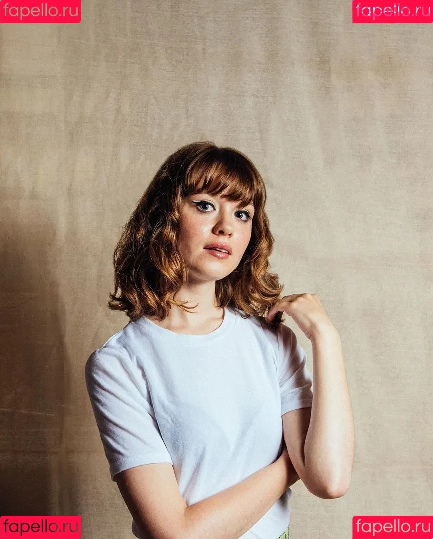 Maisie Peters Onlyfans Photo Gallery 