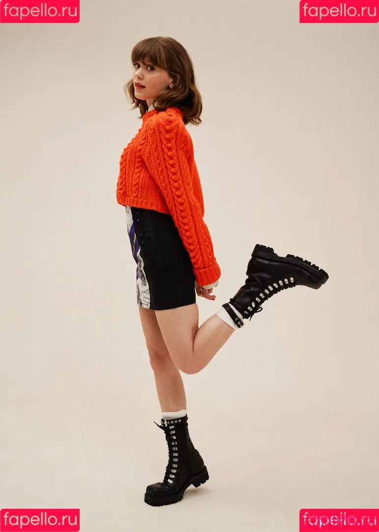 Maisie Peters Onlyfans Photo Gallery 