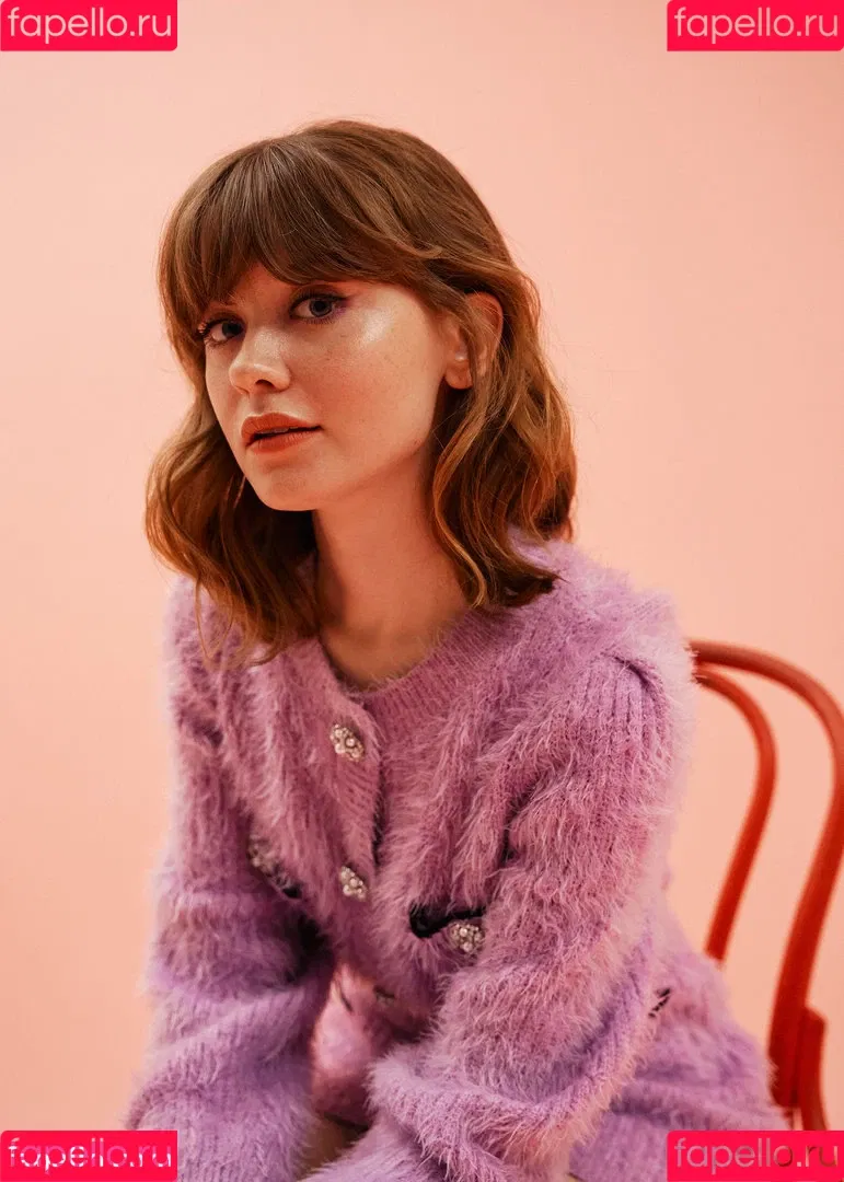 Maisie Peters Onlyfans Photo Gallery 