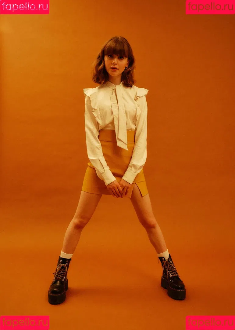 Maisie Peters Onlyfans Photo Gallery 