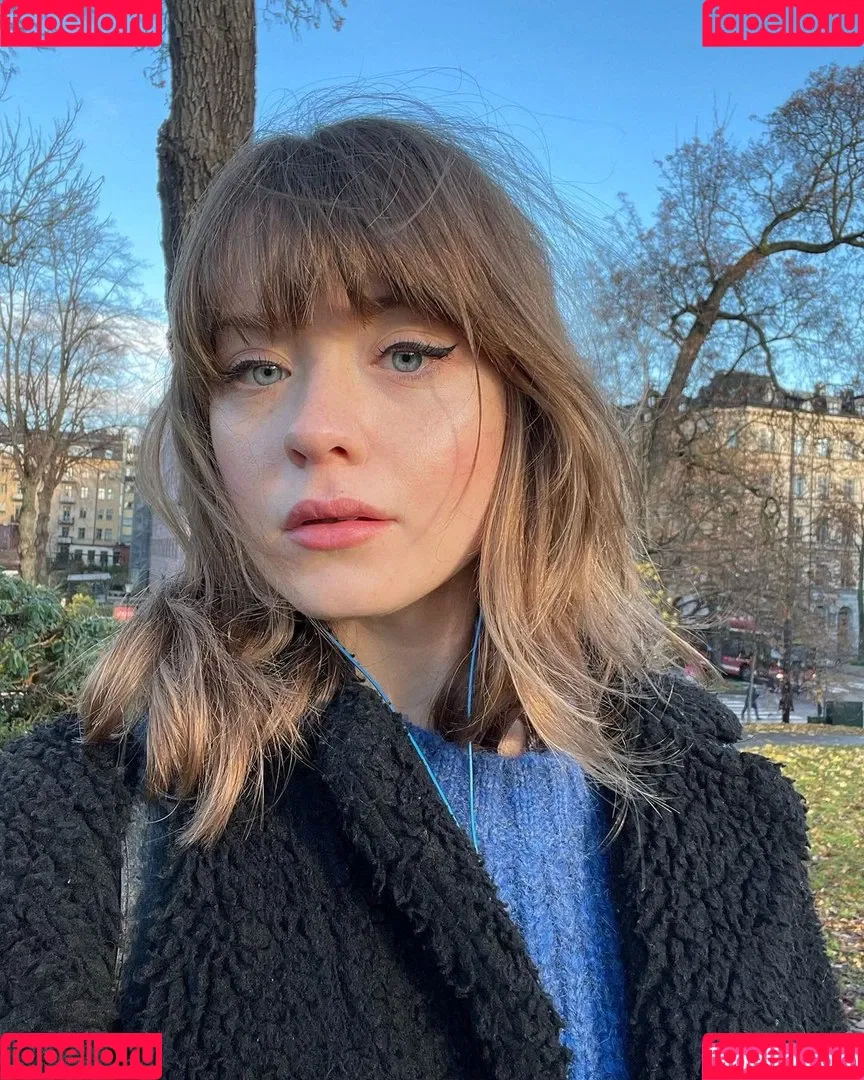 Maisie Peters Onlyfans Photo Gallery 