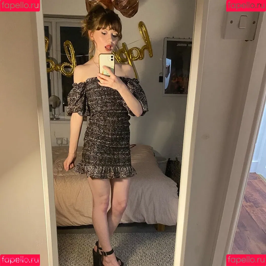 Maisie Peters Onlyfans Photo Gallery 
