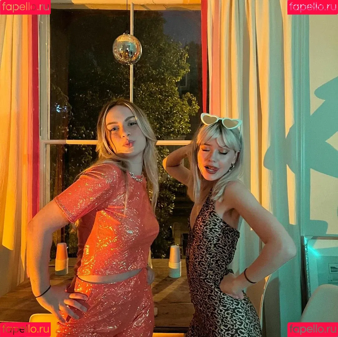 Maisie Peters Onlyfans Photo Gallery 