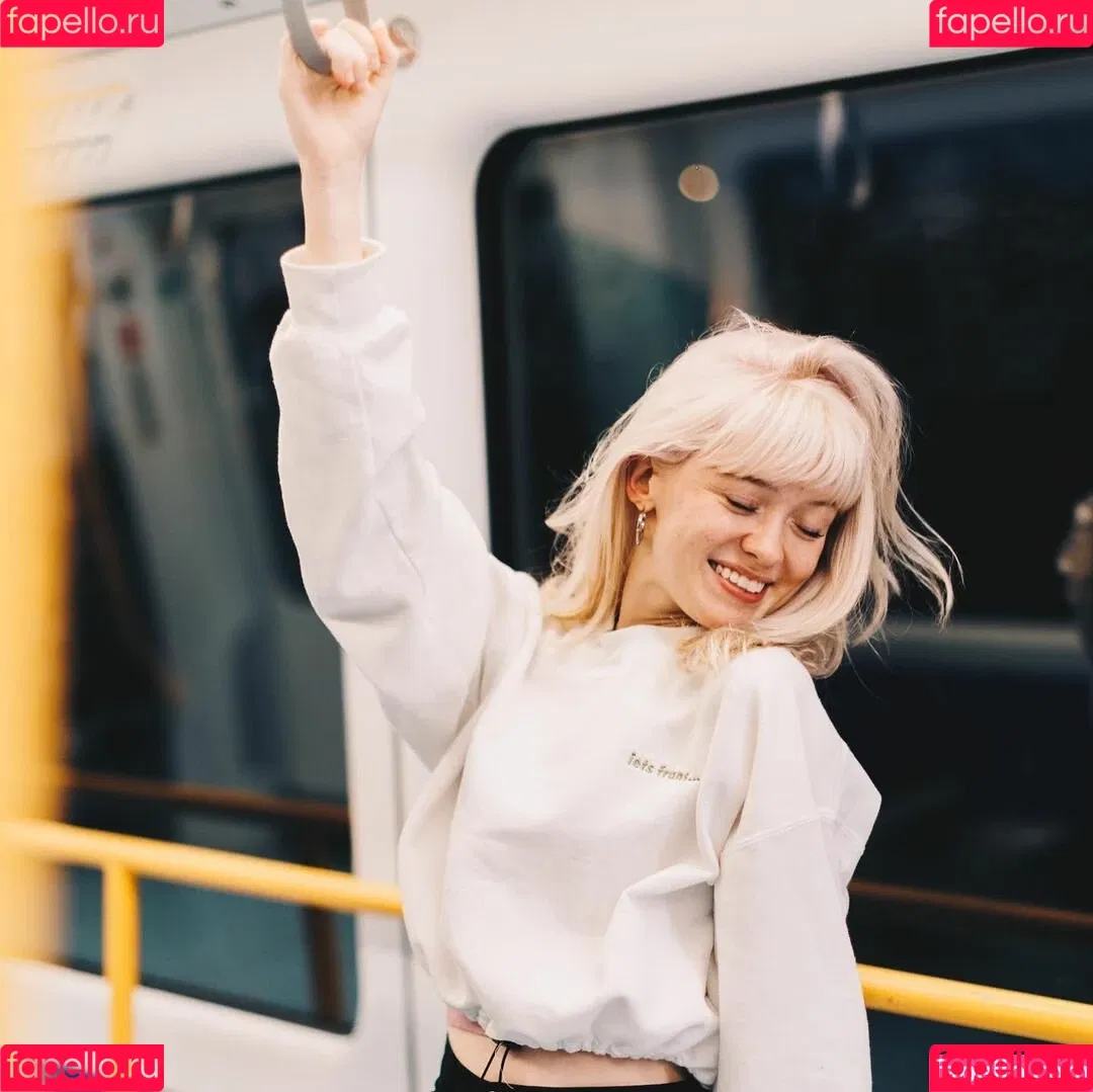 Maisie Peters Onlyfans Photo Gallery 