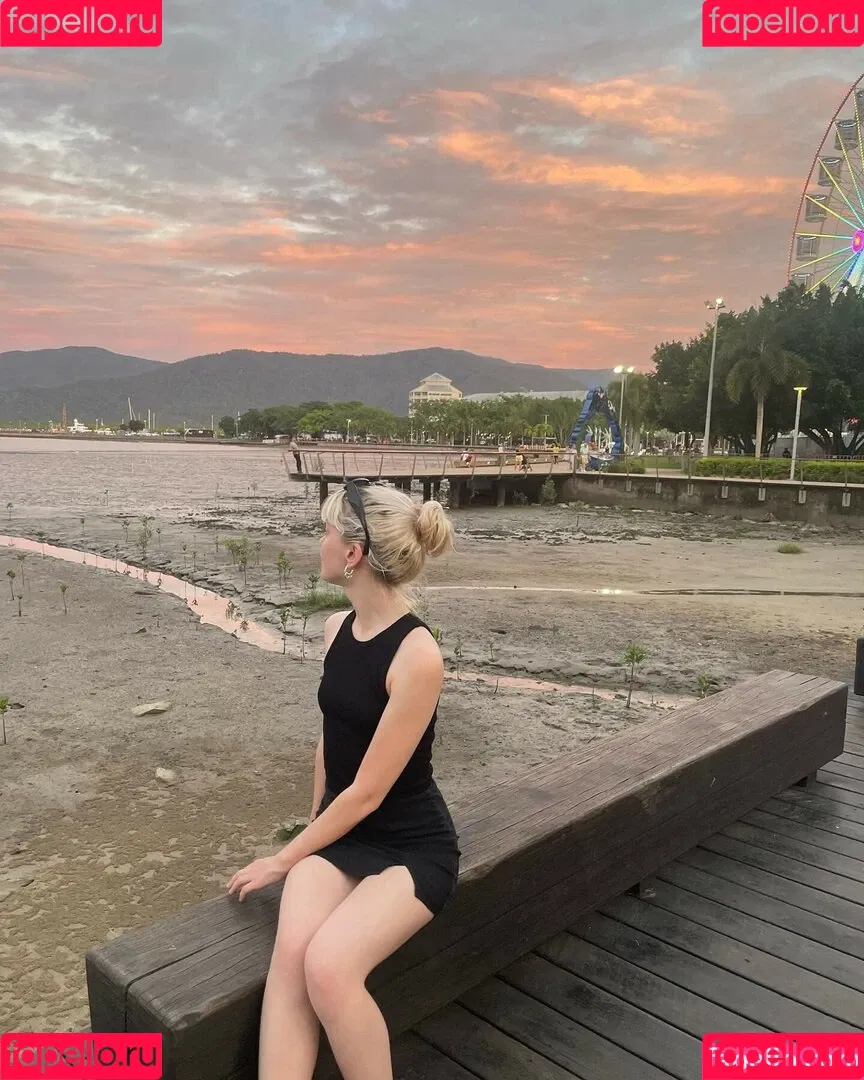 Maisie Peters Onlyfans Photo Gallery 