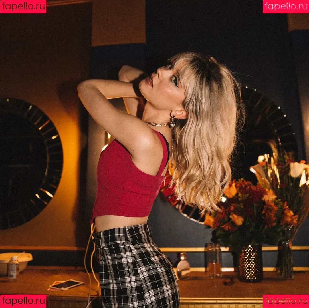 Maisie Peters Onlyfans Photo Gallery 