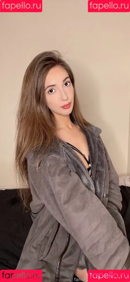 Coral Larsen Onlyfans Photo Gallery 