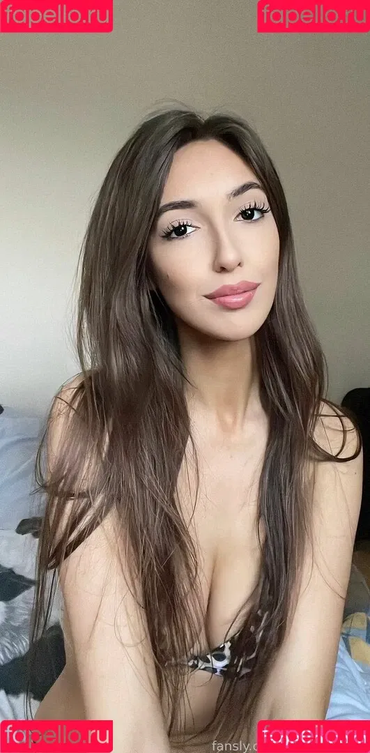 Coral Larsen Onlyfans Photo Gallery 