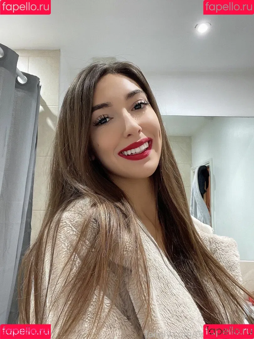 Coral Larsen Onlyfans Photo Gallery 