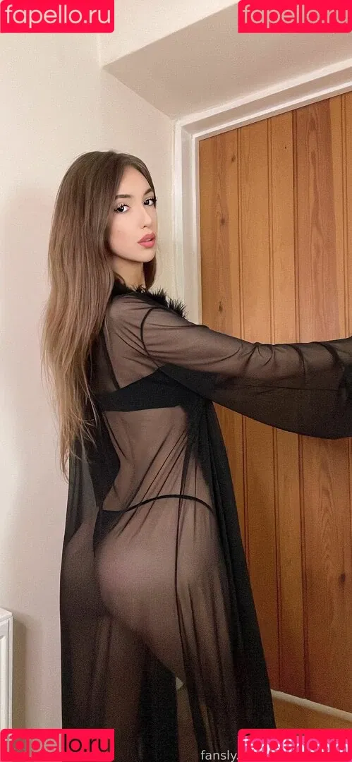 Coral Larsen Onlyfans Photo Gallery 