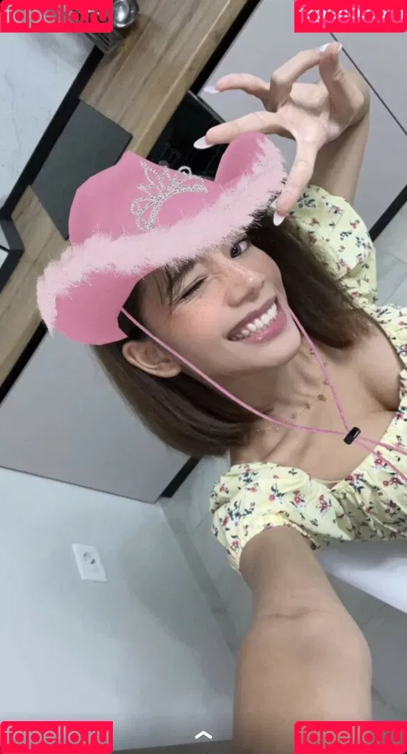 Eevee Enara Onlyfans Photo Gallery 