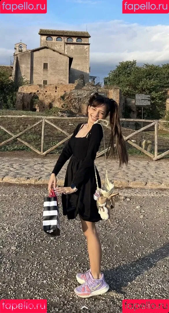 Eevee Enara Onlyfans Photo Gallery 