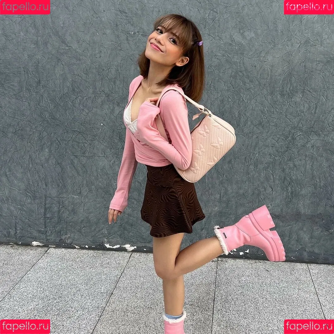 Eevee Enara Onlyfans Photo Gallery 